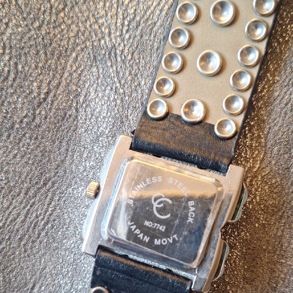 Source Unknown Black and Silver Women's Watch - Picture 9 of 11